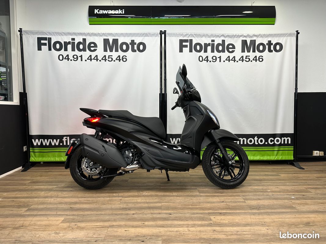 PIAGGIO 400