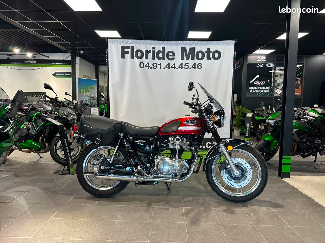 W800